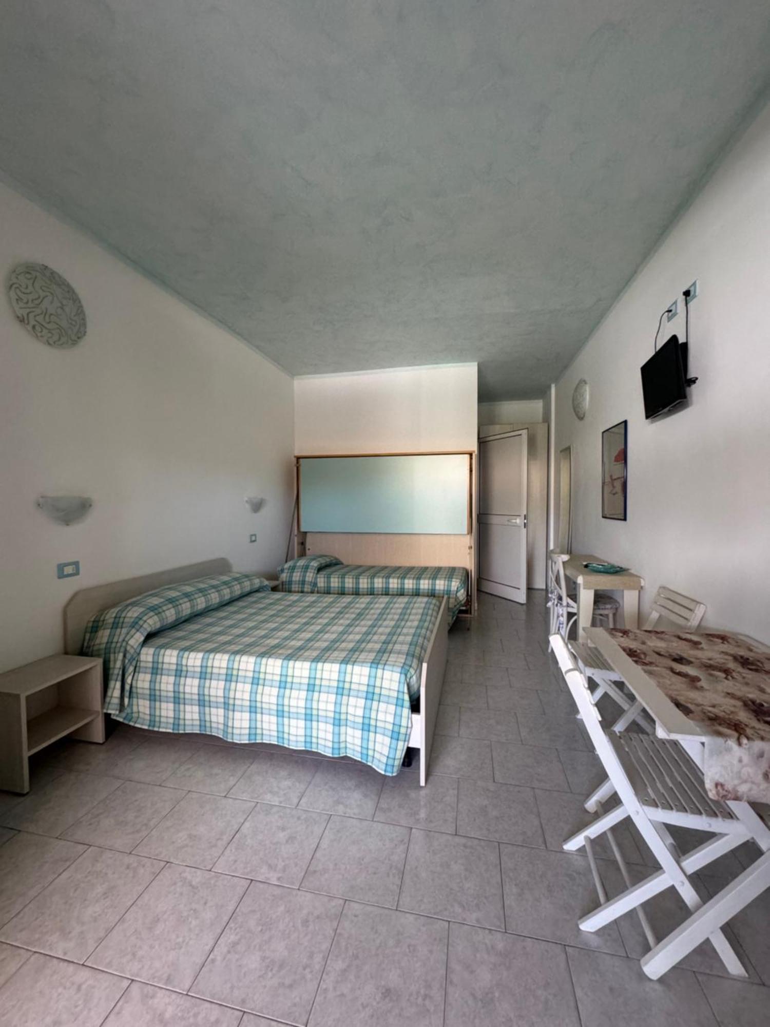 Hotel Bagno Stella Del Mare Марина ди Карара Екстериор снимка