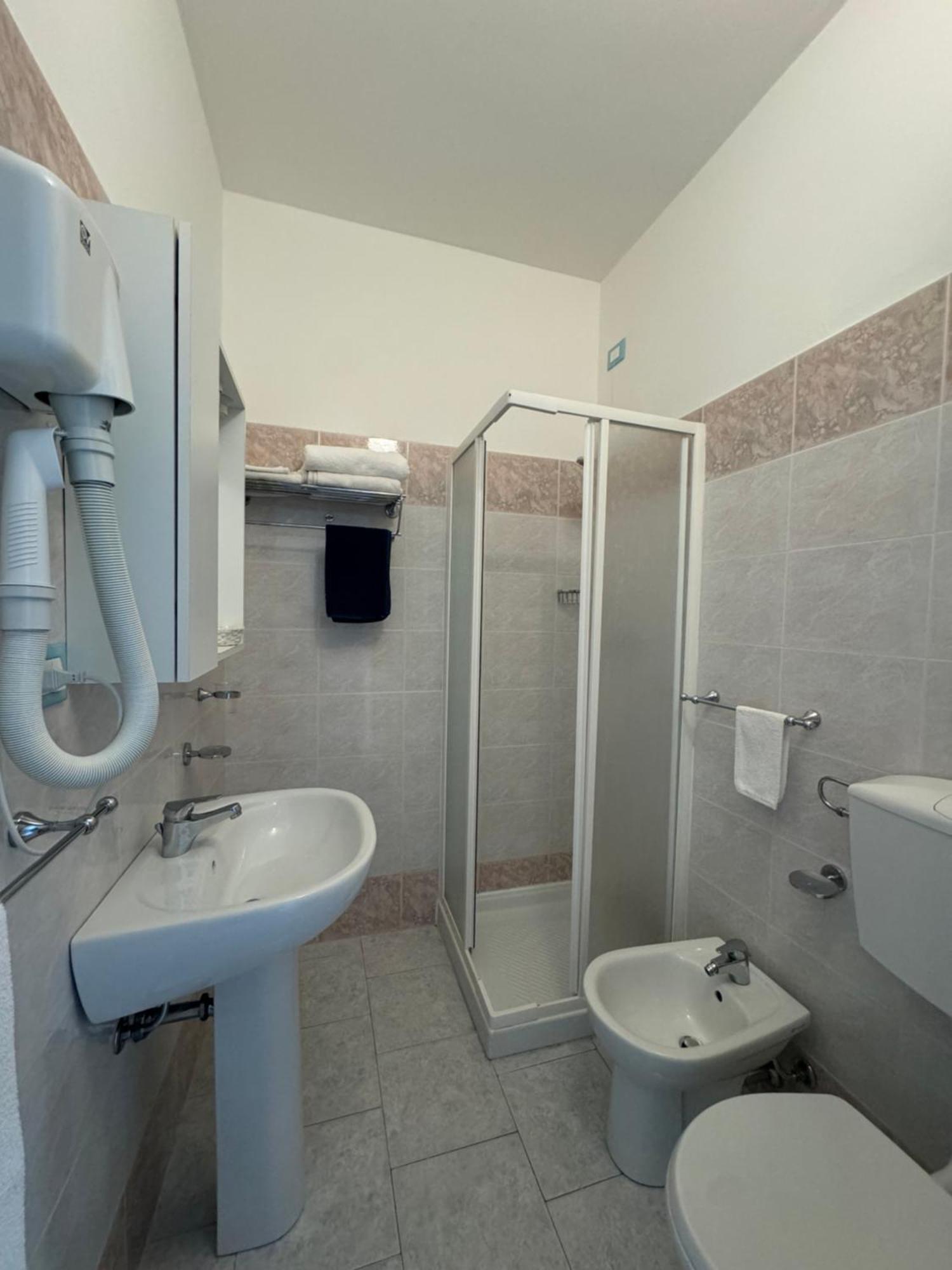 Hotel Bagno Stella Del Mare Марина ди Карара Екстериор снимка