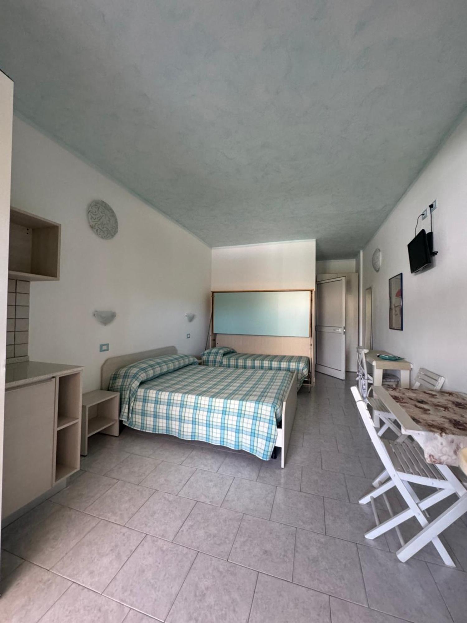 Hotel Bagno Stella Del Mare Марина ди Карара Екстериор снимка